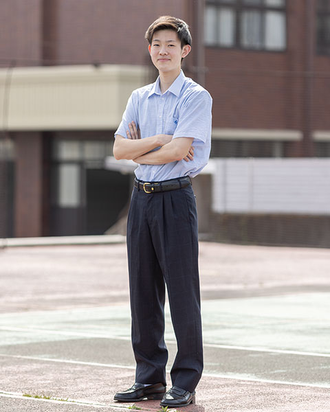 男子夏服［半袖ワイシャツ＋スラックス］